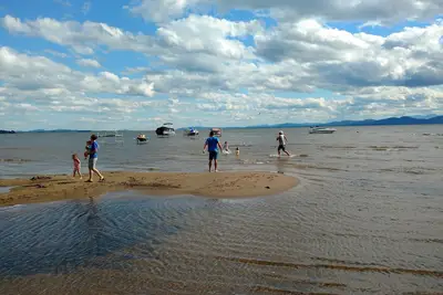 Image de Colchester Vermont 3 Br Lake Champlain cottage, shallow sandy beach. Sleeps 6