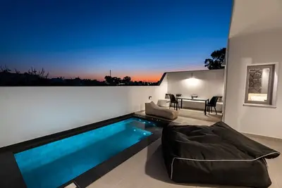 Image de Thrilling Santorini Villa | Villa Gauche | 2 Bedrooms | Furnished Sun Terrace with Private Heated Pool | Perissa