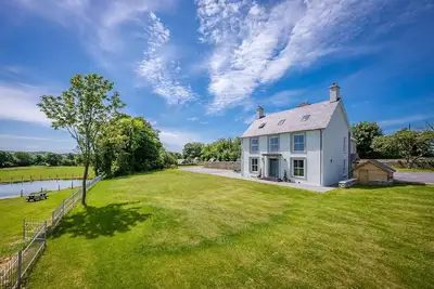 Image de Beautiful Farmhouse Accommodation in a Country Setting | Hendre-Feinws