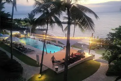 Image de Luxury Beach Front Oasis