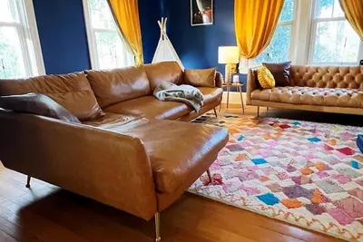 Image de Historic Spacious Home 5 bed\/2 bath