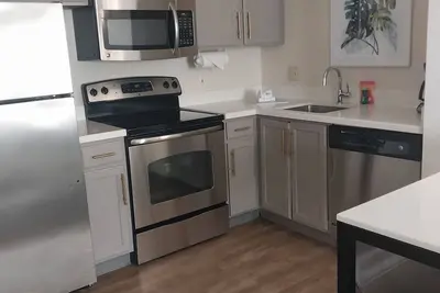 Image de 2 Bedroom/ 2 Bathroom Suite with full kitchen