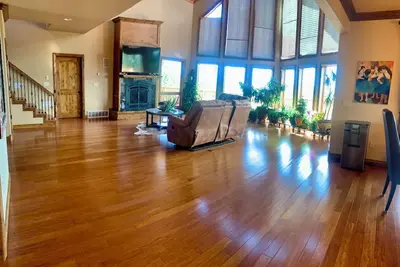 Image de Beautiful centrally Located 5br home in Black Hills!