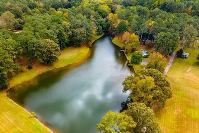 Image de Lake View: Cozy 2 Br Cottage Close to Atlanta