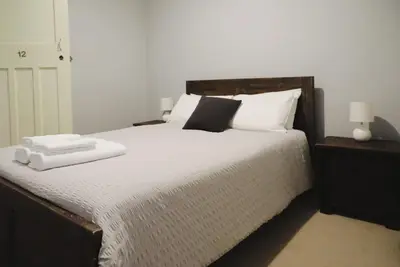 Image de Queen Room With Shared Bathroom