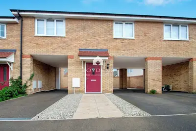Image de A modern touch to a tradtional seaside getaway with this two bedroom coach in Walton on the Naze.