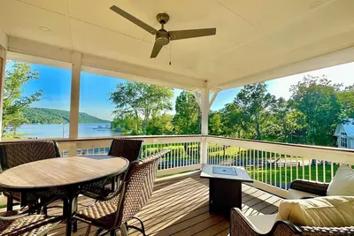 Image de Escape to “Studio A”! Lake, Pool, Splash Pad, Hot Tub, Kayaks, fire pit, etc. !