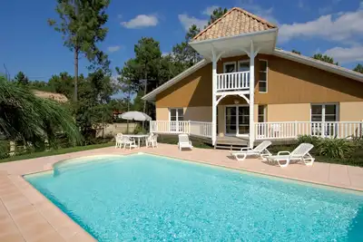 Image de À 3, 5 km des plages de Lacanau | Villa + piscine