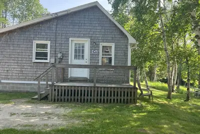 Image de Cozy Goldfinch cottage on the peaceful Harrington River