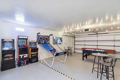 Image de Spacious home near Old Town Scottsdale with a game room and hot tub!