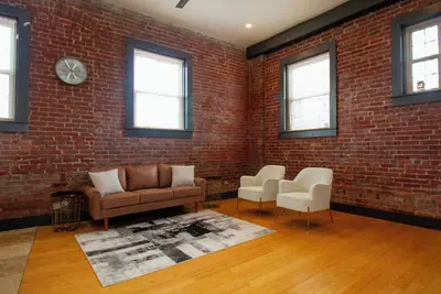 Image de Downtown Haven Retreat - 2 Bed/2 Bath Flat in the Heart of Downtown - Sleeps 4
