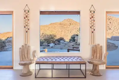 Image de 6. 5 Acre Private Oasis w\/Hot Tub bordering park