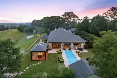 Image de 'Moondance' - Luxurious Hillside Retreat