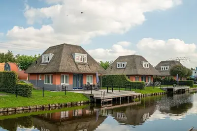 Comfortable bungalow for 6 persons