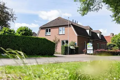 Image de Semi-detached 10-person group accommodation