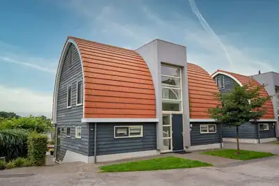 Image de Luxury 10-person bungalow