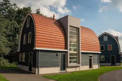 Image de Luxury 12-person bungalow