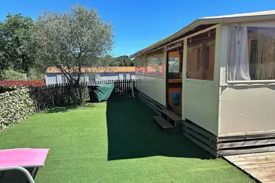 Image de Mobil home 6 places, grande terrasse couverte, dans un camping 4 étoiles.