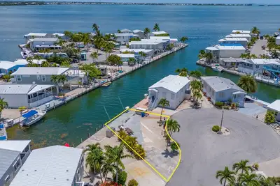 Image de Canal Front Rv Lot 451 Venture Out (40x23x70x31x35)