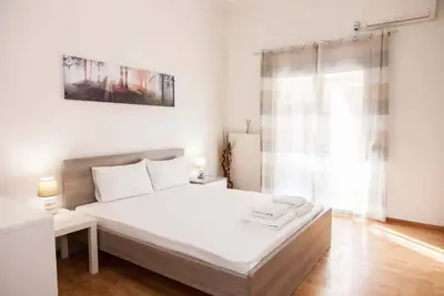Image de Cozy apartment near Stavros Niarchos Park