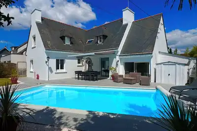 Image de Oasis de sérénité avec piscine