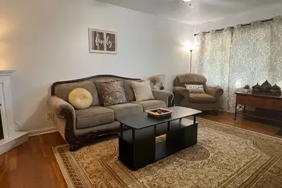 Image de Miss Reba's Love is a charming house with a warm Kentucky feel.