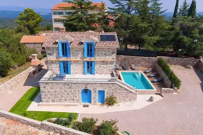 Image de Villa avec piscine pour 8 personnes