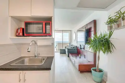 Image de Beachfront view studio Balcony &Kitchenette