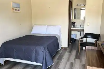 Image de Room 31- Standard Queen - Sleeps 2 - Harper Motel