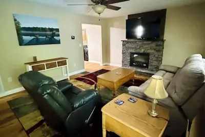 Image de Cumberland Getaway—Hot-tub & Billiards