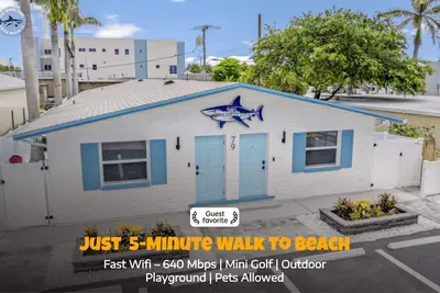 Image de The Shark Tank: Margaritaville, Steps to Beach, Shops & Downtown Cocoa Beach