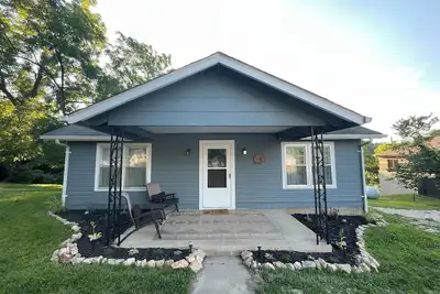 Image de Fully equipped house in the Ozark Scenic Riverways ready for your weekend away!