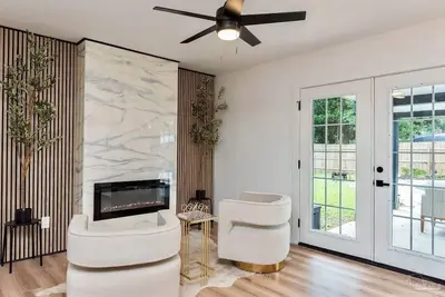 Image de Pool paradise in P'cola - Stylish, Dog-friendly home close to shopping & beach!