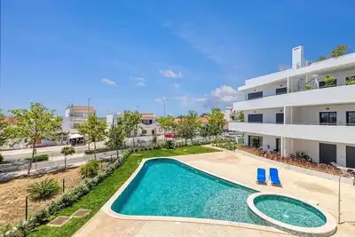Image de Lovely 2 Bedroom Apartment in Albur Village - 1a