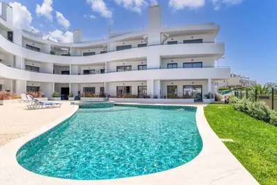 Image de 2 Bedroom Apartment with Pool in Albur Village - 1b