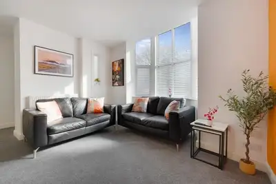 Image de New! Modern 5-Bed Flat in Thornaby Rd, Big groups!