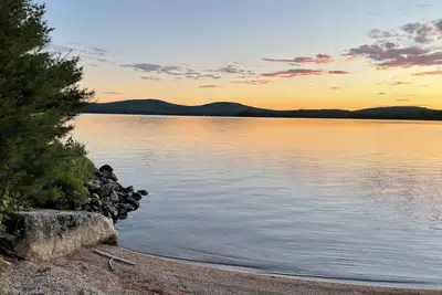 Image de Kamp Tahoe Cabin sitting on Branch Lake near Acadia National Park & Bar Harbor