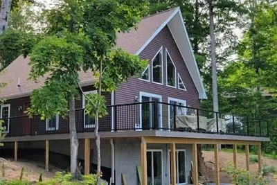 Image de Gorgeous Burt Lake Waterfront Home!