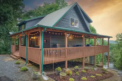 Image de Winter Cozy Escape - Cabin with Blue Ridge Mountain Views