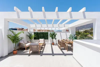 Image de Luxury apartment with roof terrace - central Estepona