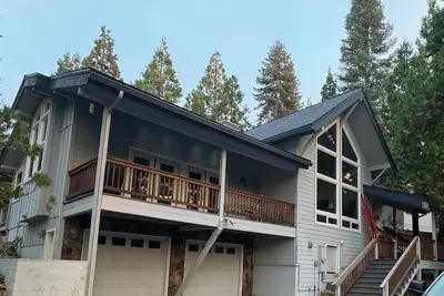Image de Mountain escape at luxury Monarch house Shaver Lake less than 5 minutes to lake