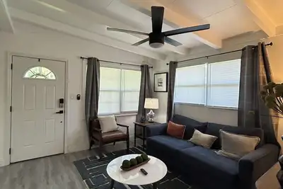 Image de Cozy Modern 3/2 Near Macdill Afb