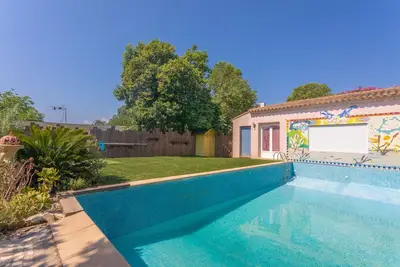 Image de Villa « Fanny » avec piscine partagée, terrasse privée et Wi-Fi