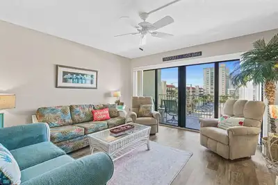 Image de Oceanfront | Year-Round Pool | Prime Location | Private Beach Access