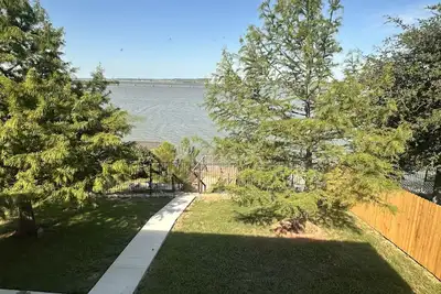 Image de Cozy Lakefront Home with Private Dock, Grill, & Stunning Views– Near At&T