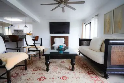Image de Luxury Family & Couples Beach Getaway, Pool