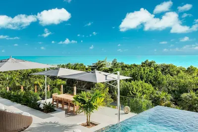 Image de Tc Villas // Alizee Villa // Private path to Taylor Bay Beach