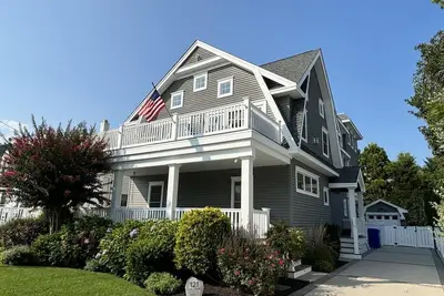 Image de Upgraded Northern Avalon Home with Heated Pool and Hot Tub