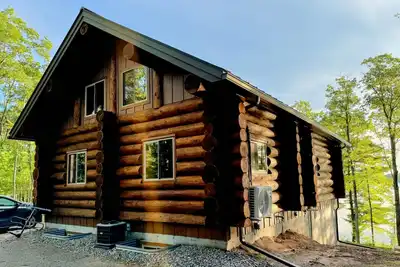Image de The Log Haus on Round Lake