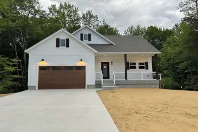 Image de European inspired 3-bedroom house in peaceful Spring Lake